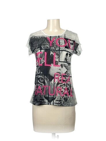 PreLoved T-shirt %70 İndirimli.