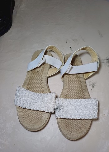 Zara Beyaz Cırt Cırtlı Dolgu Topuk Kadın Sandalet