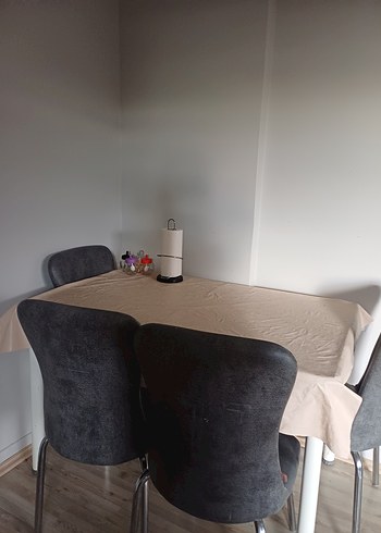  Beden 4 kişilik yemek masası