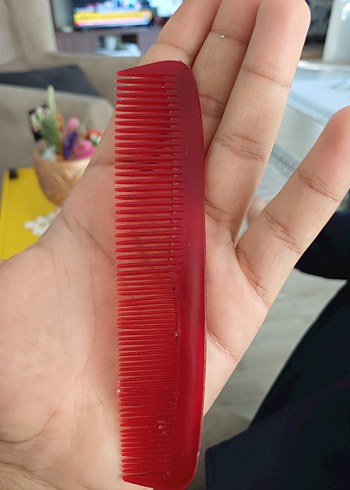 Kırmızı Plastik Saç Tarağı