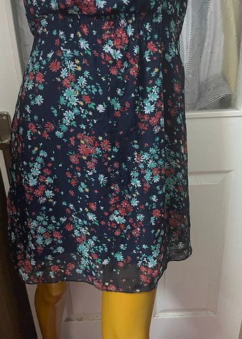 Çiçek Desenli Kısa elbise - Görsel 3