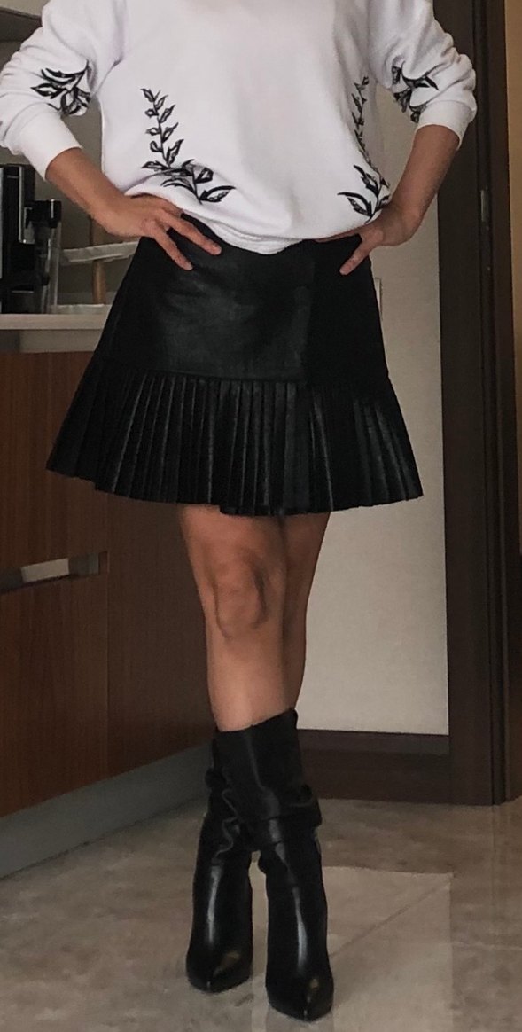 Deri Siyah Pileli Midi Etek - Görsel 3