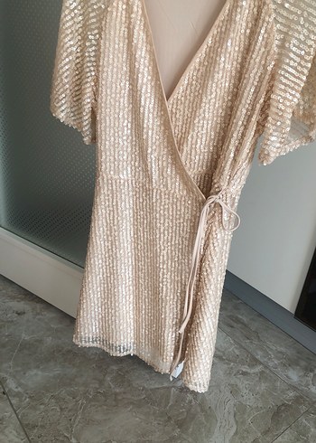 Pudra renkli kruvaze PAYET elbise - Görsel 3