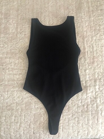 Bershka siyah sırtı açık body
