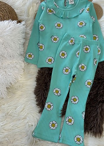 Turkuaz Kız Çocuk Gül Desenli Triko Takım - Görsel 2
