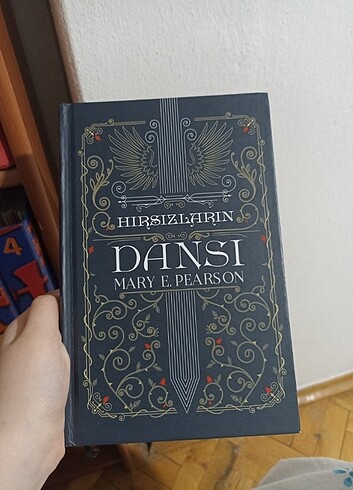 HIRSIZLARIN DANSI - MARY E. PEARSON