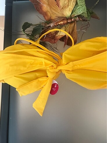 xl Beden sarı Renk XL (42) beden bikini üstü boyundan bağlamalı penti orijinal ürün
