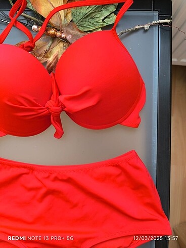 l Beden kırmızı Renk L beden bikini takımı üst hafif dolgulu