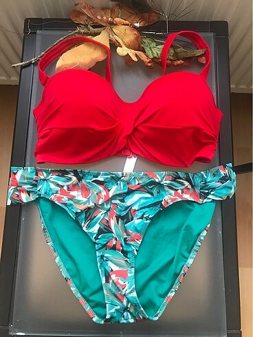 Üst 85C alt 42 beden bikini takımı