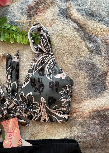 m Beden Siyah Desenli Mini Bikini Takımı