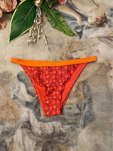 Katia bony bikini alt