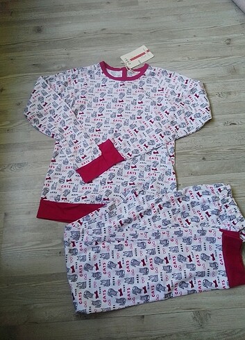 11-12 Yaş Beden DAGİ MARKA cocuk pijama takımı