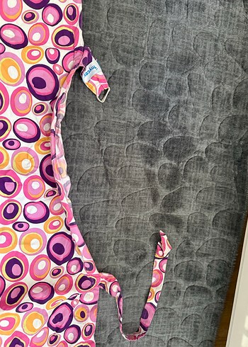 Renkli Batik Desenli  Emzirme  Önlüğü - Görsel 2