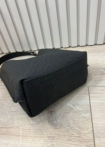 Vakko Charmli Zincir Detaylı Siyah Deri Çanta - Görsel 3