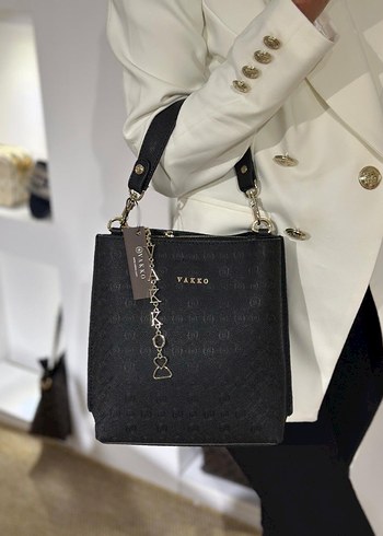 Vakko Charmli Zincir Detaylı Siyah Deri Çanta - Görsel 9