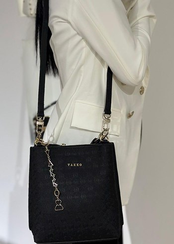 Vakko Charmli Zincir Detaylı Siyah Deri Çanta - Görsel 11