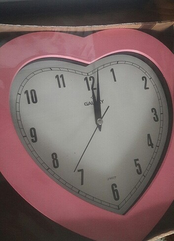 saat.. kızlar için saat.. pembe saati