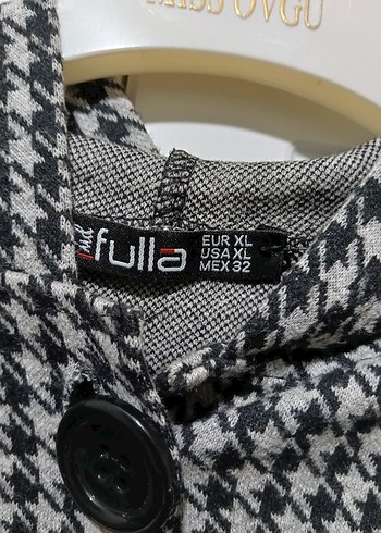 Düğmeli Gri Ekose Kadın Panço - Görsel 3