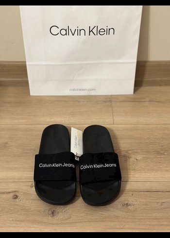 Calvin Klein terlik