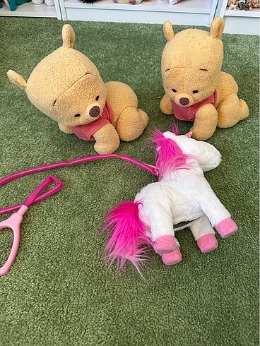 Emekleyen ayıcık Winnie Pooh