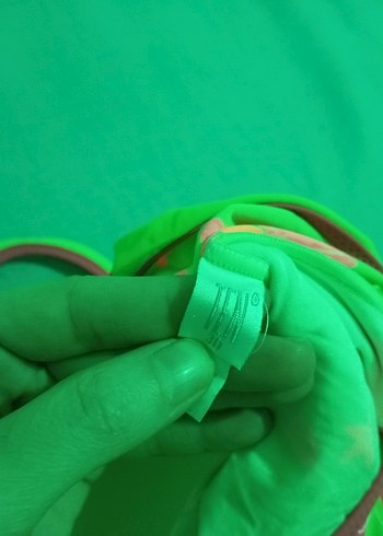 Yeşil Çiçek Desenli İnce Askılı Mayo - Görsel 3