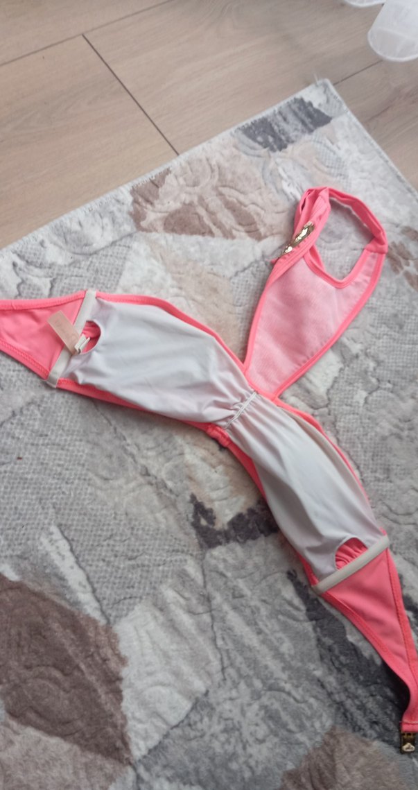 Pullu Pembe İp Askılı Bikini Üstü - Görsel 5