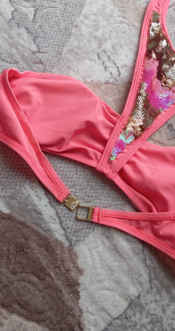 Pullu Pembe İp Askılı Bikini Üstü - Görsel 4