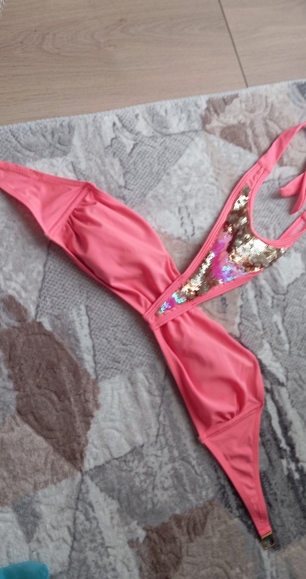 Pullu Pembe İp Askılı Bikini Üstü - Görsel 3