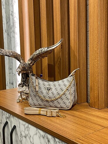 Guess kol çantası