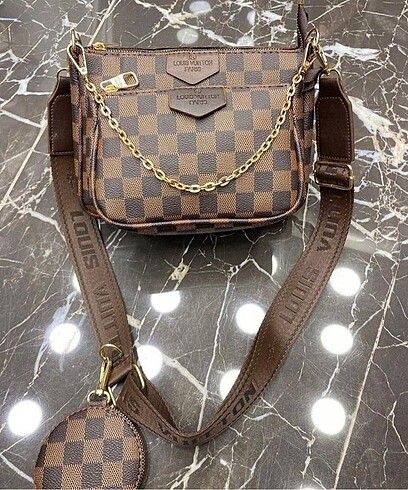 Louis Vuitton Kol çantası