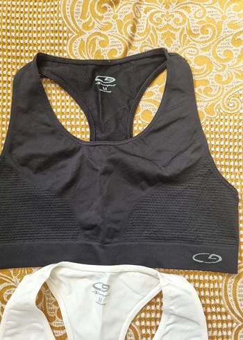 Beyaz ve Siyah Sporcu Sütyeni Seti - Görsel 2