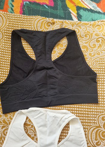 Beyaz ve Siyah Sporcu Sütyeni Seti - Görsel 4