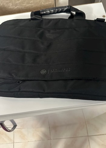 Kadın Siyah Fermuarlı Laptop Çantası