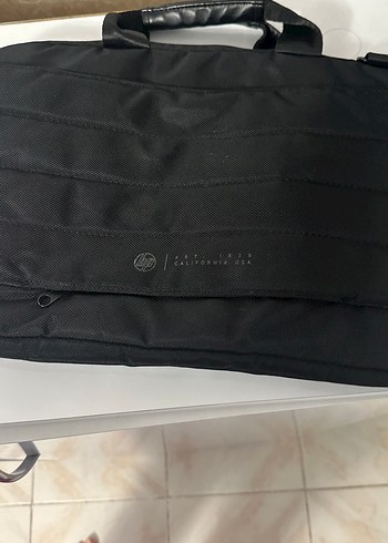 Hp Kadın Siyah Fermuarlı Laptop Çantası