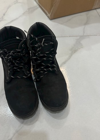 Siyah Kemerli Erkek Bot - Görsel 3
