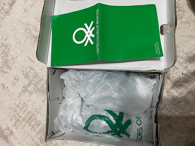 22 Beden yeşil Renk Benetton 22 numara
