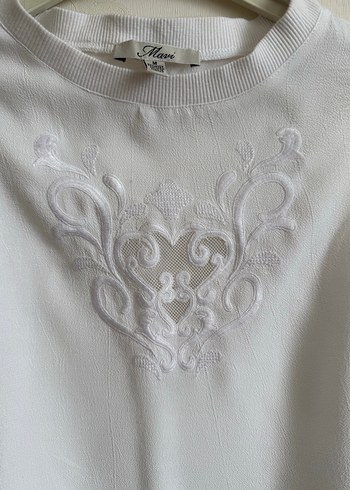 Mavi Beyaz Nakışlı Krep Bluz - Görsel 3