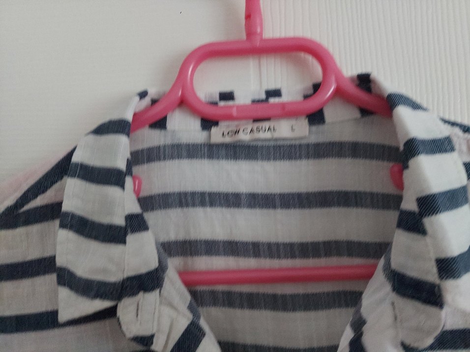 Kadın Gri Çizgili Pamuklu Gömlek - Görsel 3