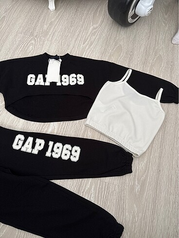 Gap 3 lü kız çocuk takım