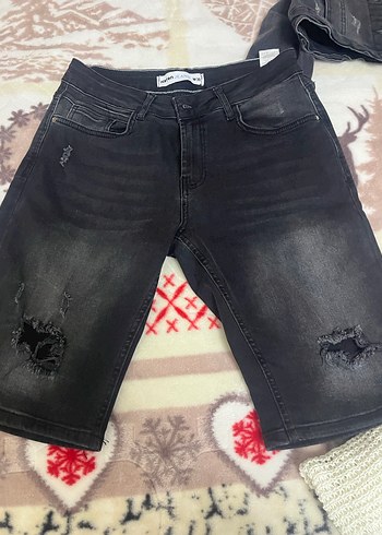 Erkek Siyah Kemerli Denim Mini Şort