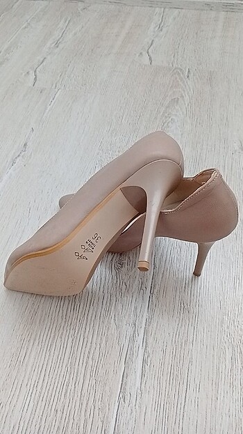 36 Beden Krem stiletto ayakkabı