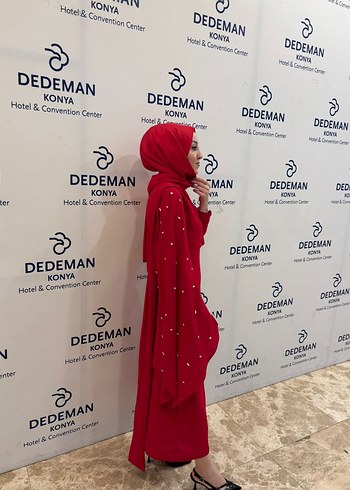 36 Beden Kırmızı Drapeli Uzun Abiye Elbise