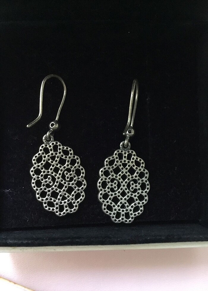 Pandora sallantılı küpe - Görsel 3