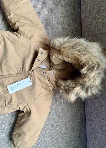 Bej Erkek Çocuk Kürklü Kapüşonlu Mont - Görsel 4