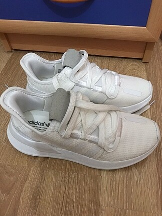 Sıfır unisex beyaz sneakers