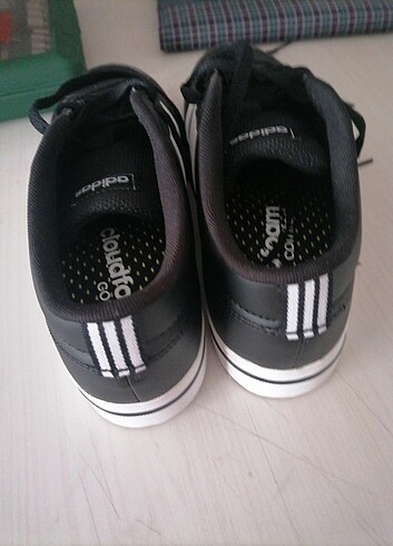 Adidas Adidas ayakkabı.