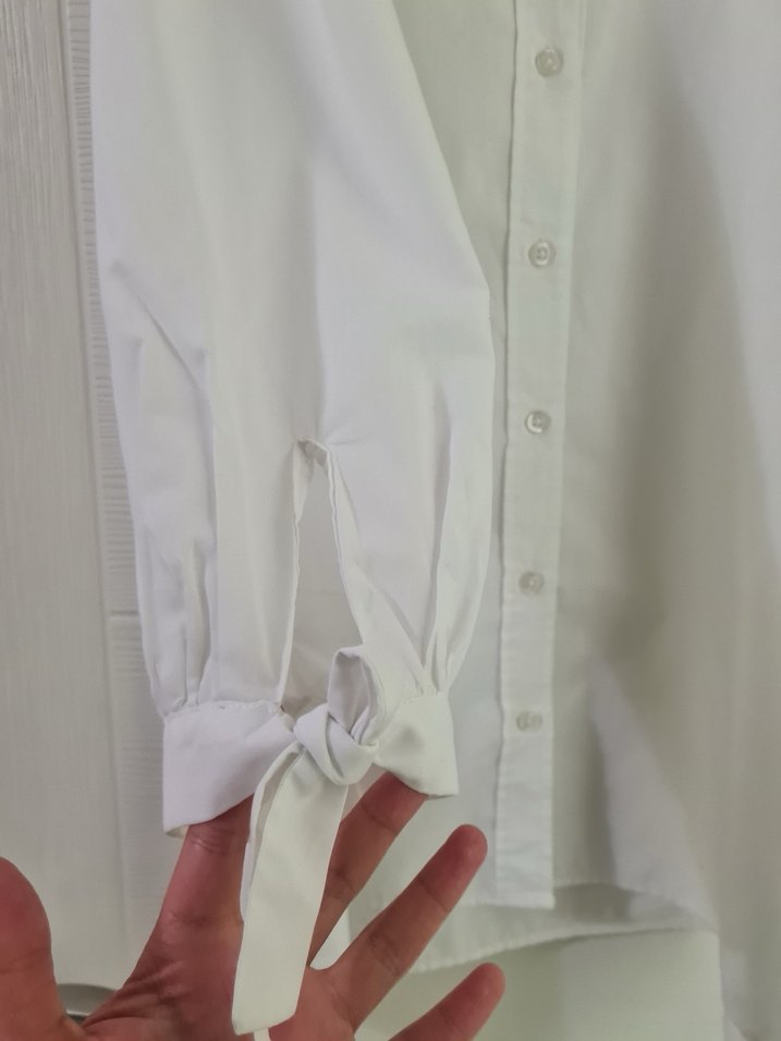 Düğmeli Beyaz Uzun Kollu Gömlek - Görsel 4