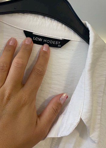 Düğmeli Beyaz Gömlek - Görsel 3