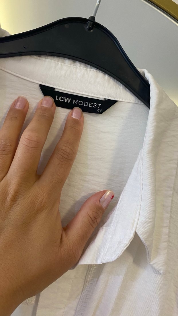 Düğmeli Beyaz Gömlek - Görsel 3