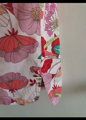 42 Beden pembe Renk Çiçek Desenli Kısa Kollu Düğmeli Bluz